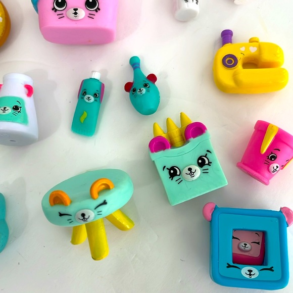 Collection of Small Toys LOT Doll & Dollhouse Accessories - Picture 4 of 7